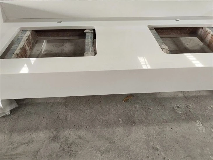 Calacatta-Polished-Kitchen-Cabinet-Countertops-Island-Worktop-Table-Tops-Artificial-Stone-Slab-Quartz.webp (3)(001)