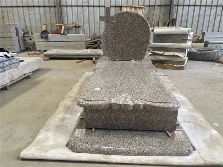 Natural-Stone-Black-Granite-Tombstone-for-Cremetery-Garden.webp (3)(001)